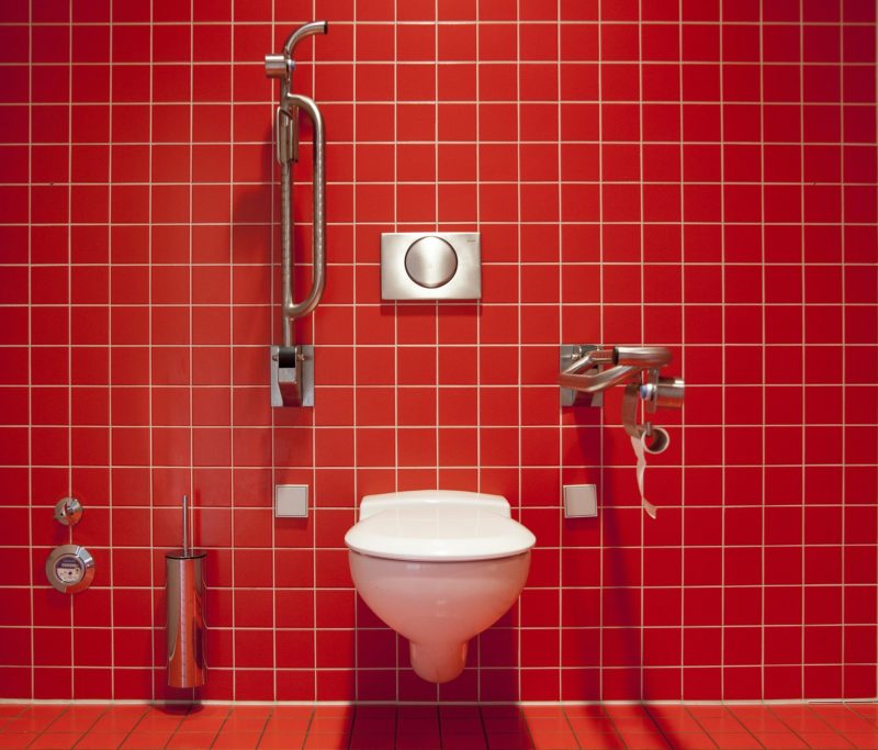 Audit de l'installation de bâti de toilettes